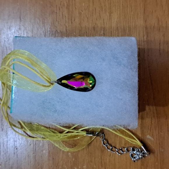 Campfire Green Crystal Marquise Necklace - Picture 5 of 6